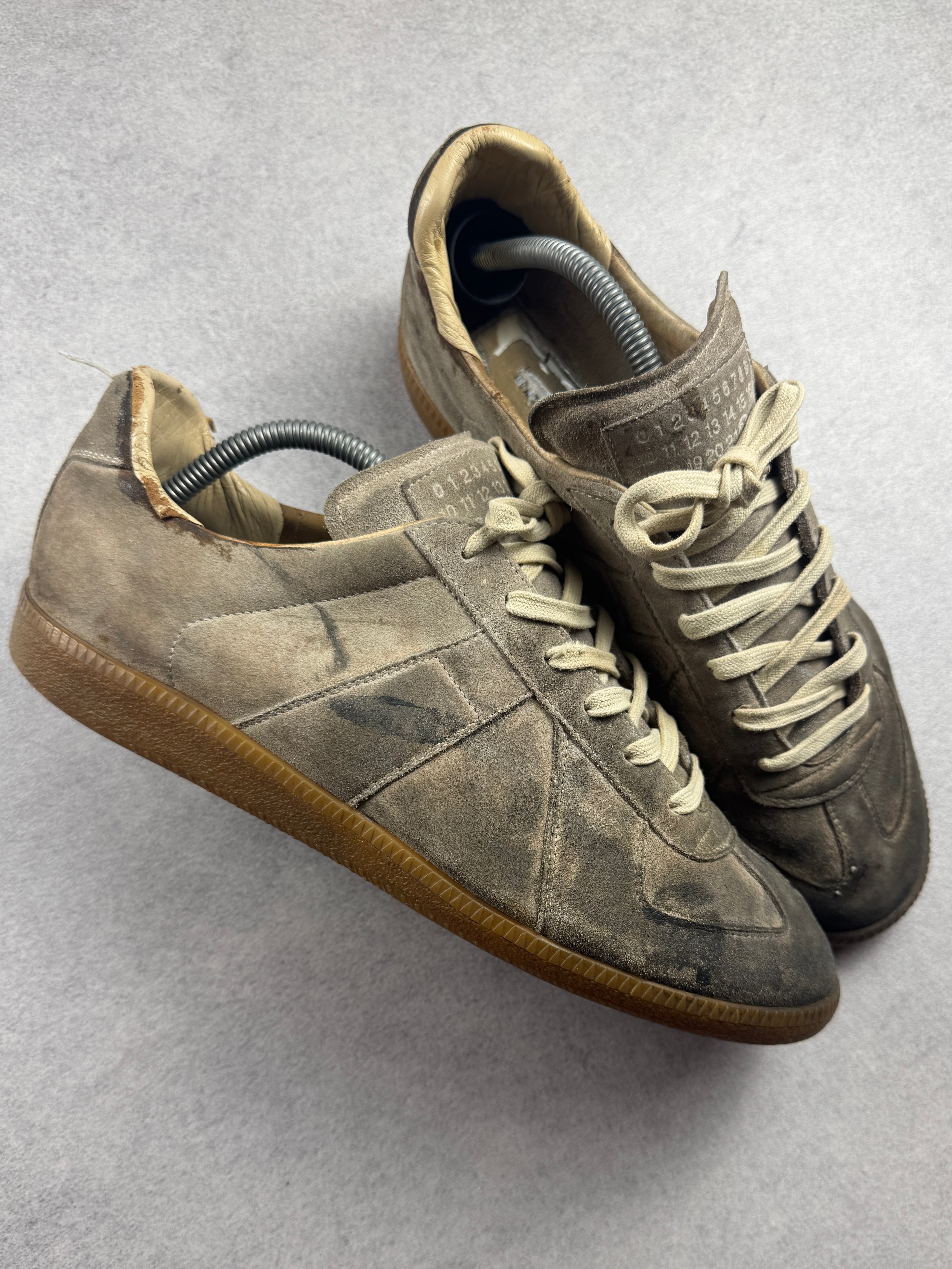 Vintage Maison Margiela Replica x Le Bon Marché Rive Gauche 2012 taupe 42/9 Maison Margiela