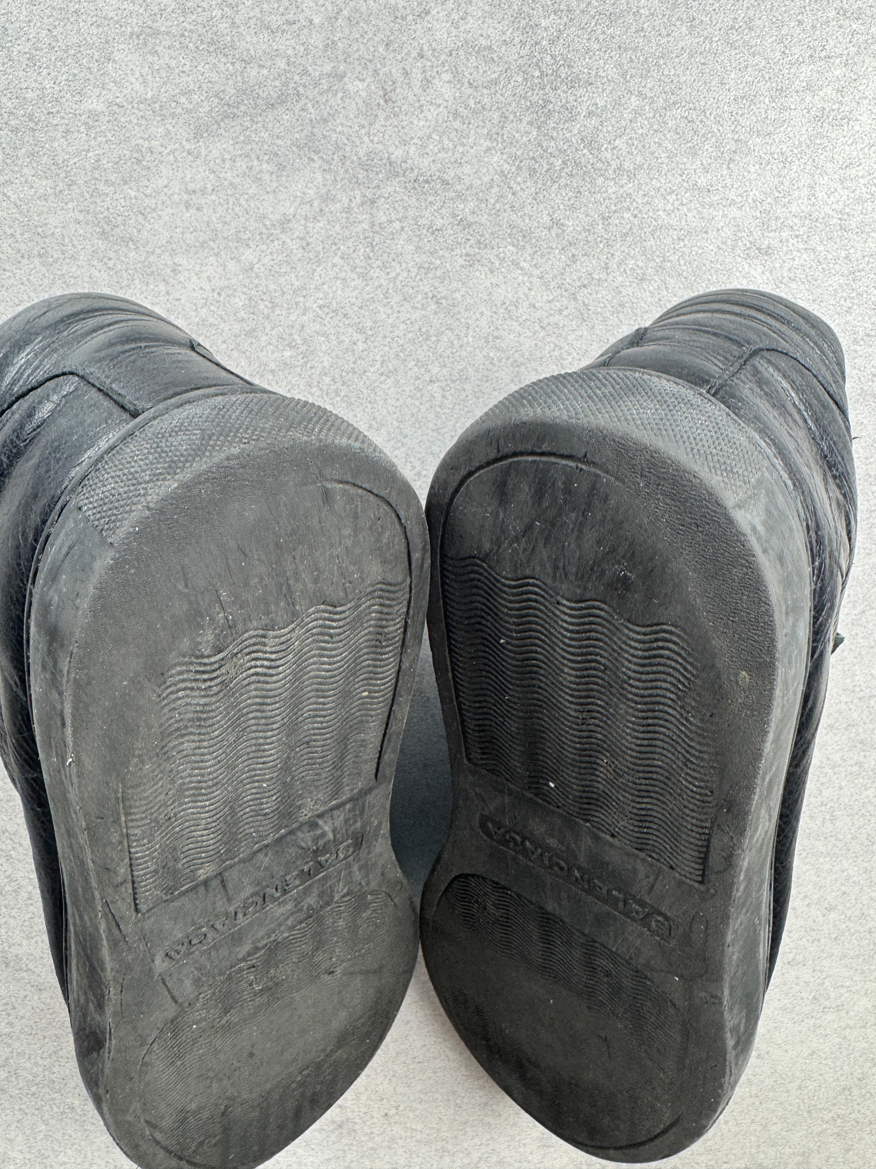 Balenciaga Arena noire 42/9 Balenciaga
