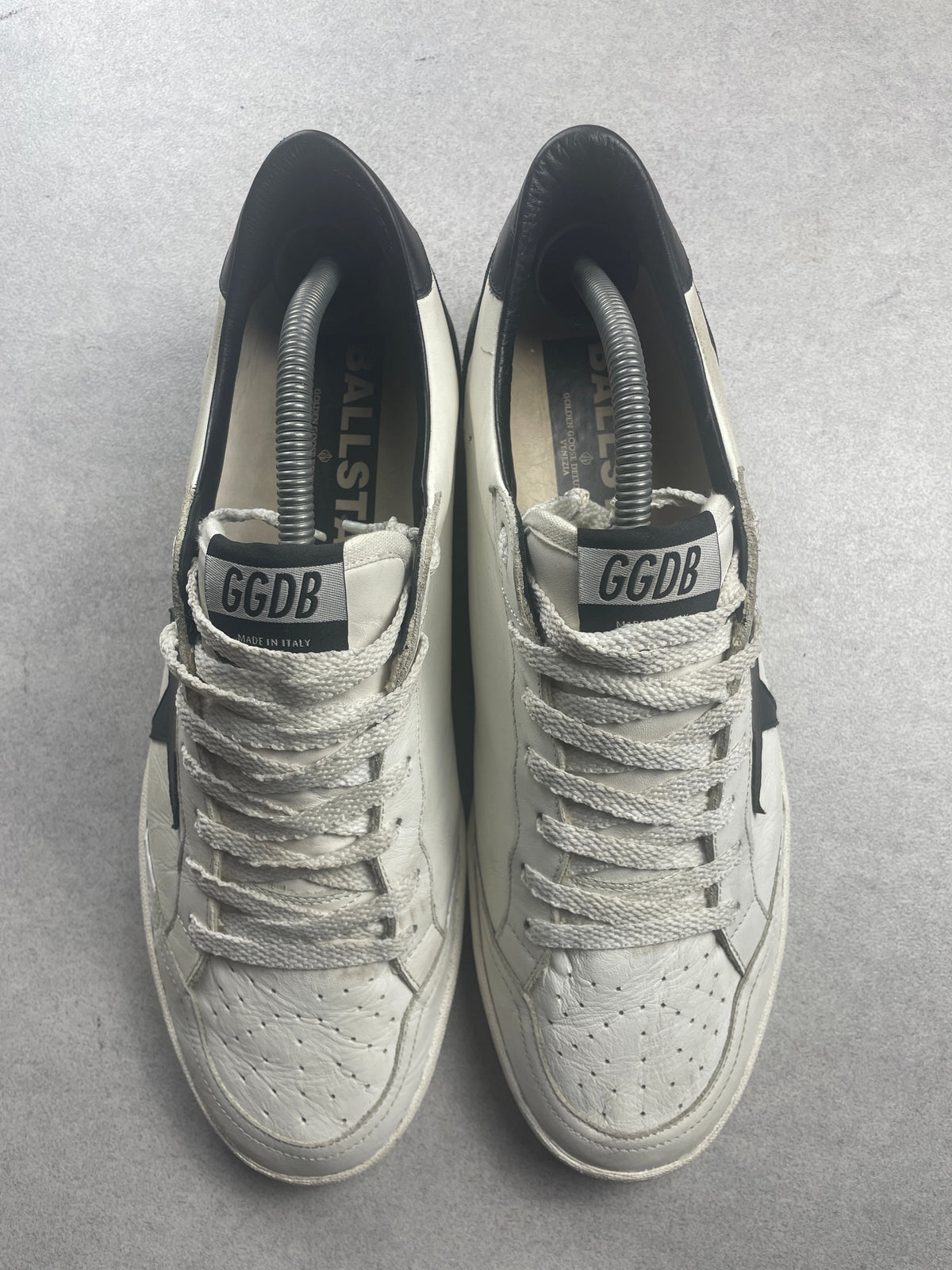 Golden Goose Ball Star noire et blanche 42/10 Golden Goose