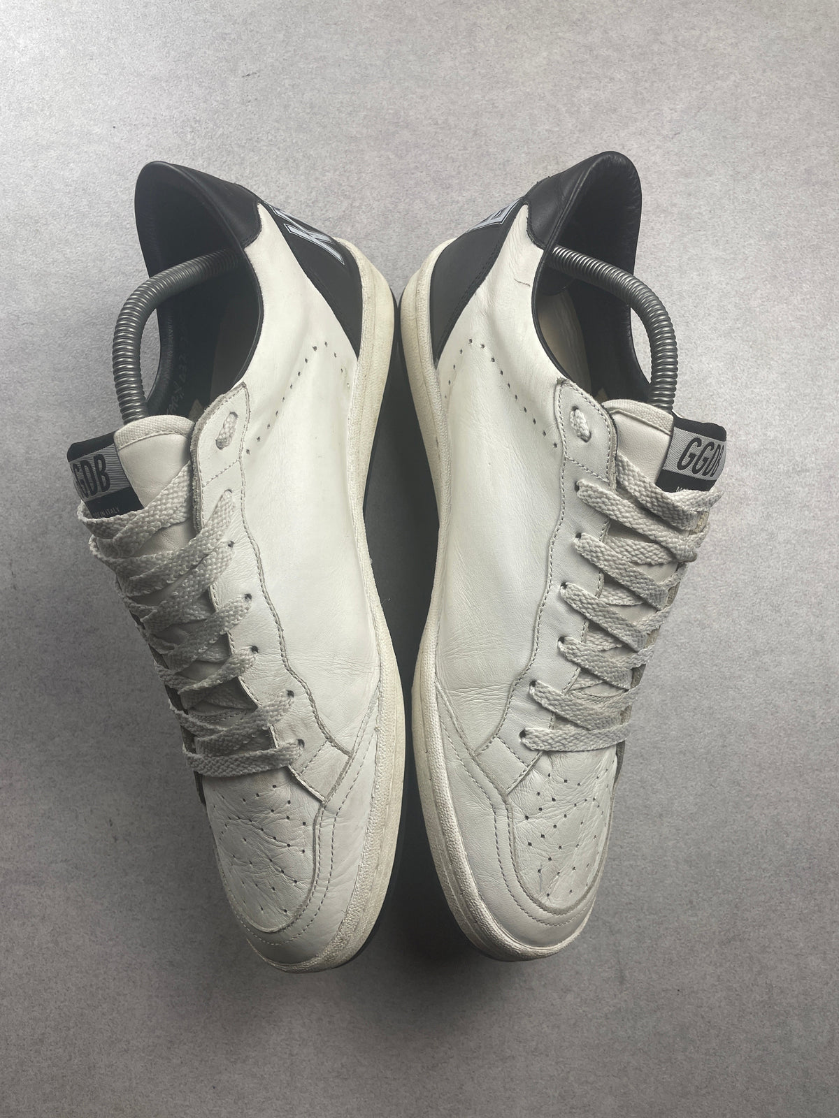 Golden Goose Ball Star noire et blanche 42/10 Golden Goose